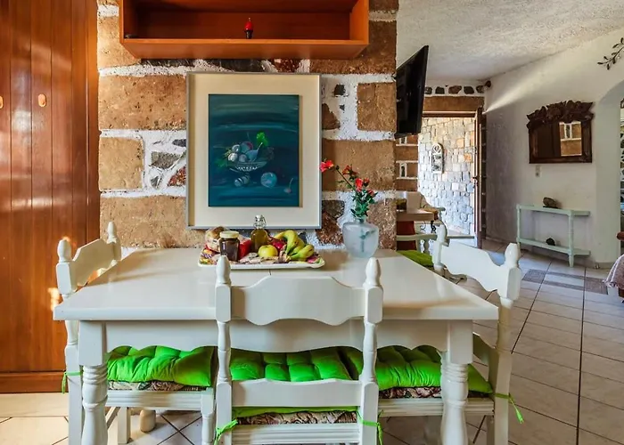 Vakantiehuis Mani's Garden Paradise - Elia Secluded Retreat *