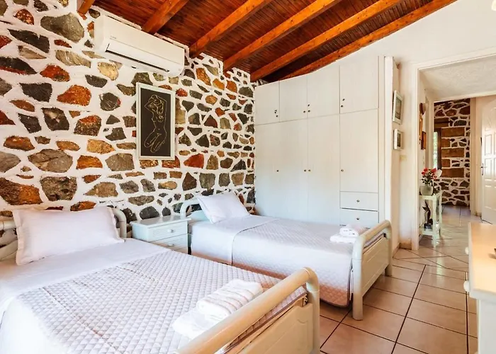 Vakantiehuis Mani's Garden Paradise - Elia Secluded Retreat *