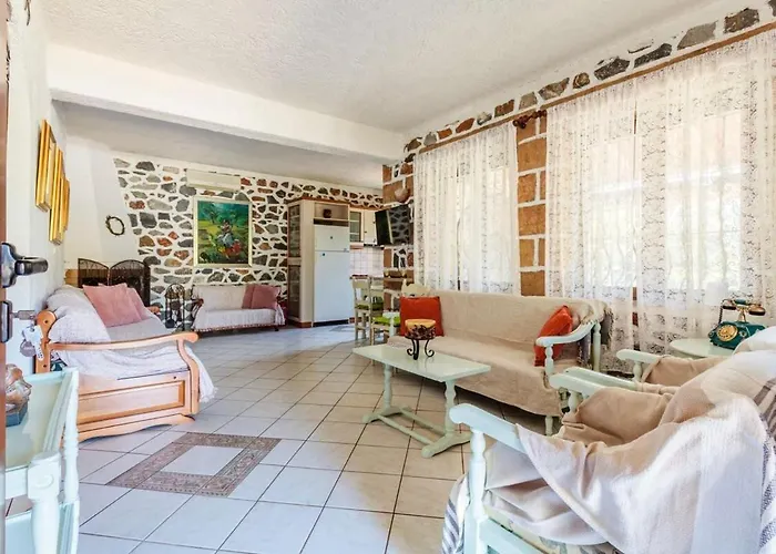 Vakantiehuis Mani's Garden Paradise - Elia Secluded Retreat Stoúpa