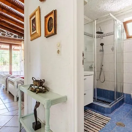 Semesterbostad Mani's Garden Paradise - Elia Secluded Retreat *