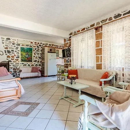 Сasa de vacaciones Mani's Garden Paradise - Elia Secluded Retreat Stoúpa