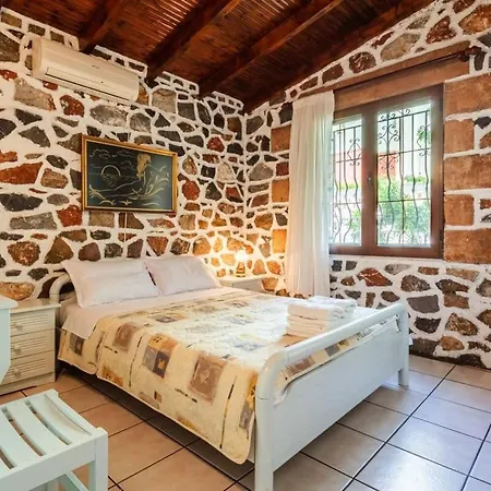 Mani's Garden Paradise - Elia Secluded Retreat Stoupa
