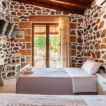 Mani's Garden Paradise - Elia Secluded Retreat *