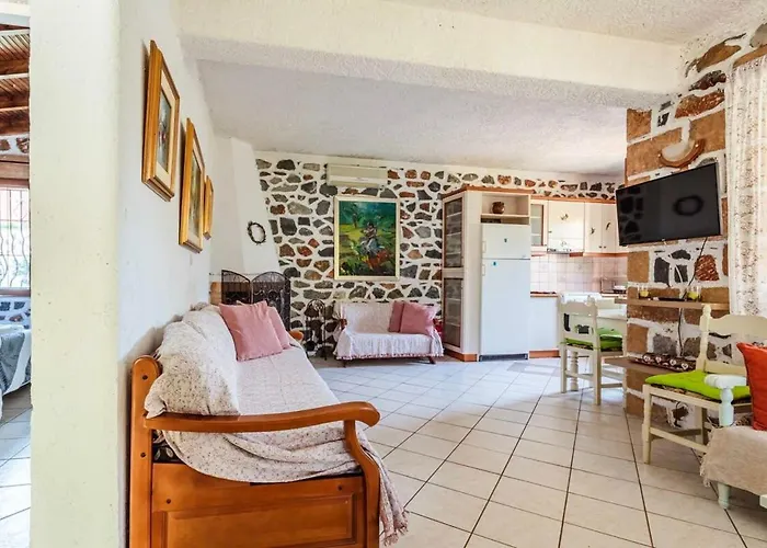 Mani's Garden Paradise - Elia Secluded Retreat * Ступа