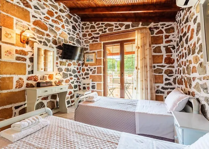 Mani's Garden Paradise - Elia Secluded Retreat بيت للعطل *