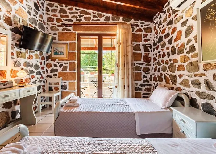 Mani's Garden Paradise - Elia Secluded Retreat *