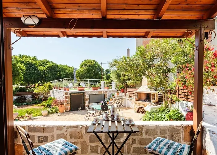 Mani's Garden Paradise - Elia Secluded Retreat * 스투파